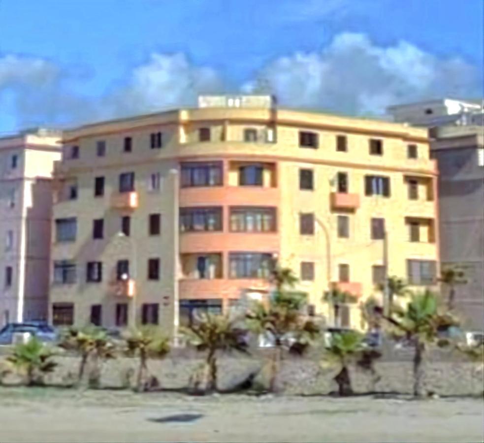 Brezza Di Tramontana Apartment Trapani Luaran gambar